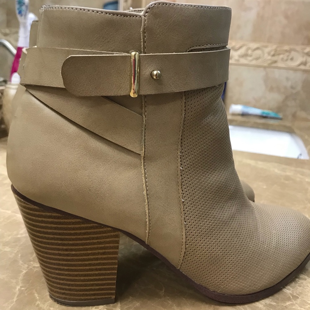 Booties - Picture 4 of 7